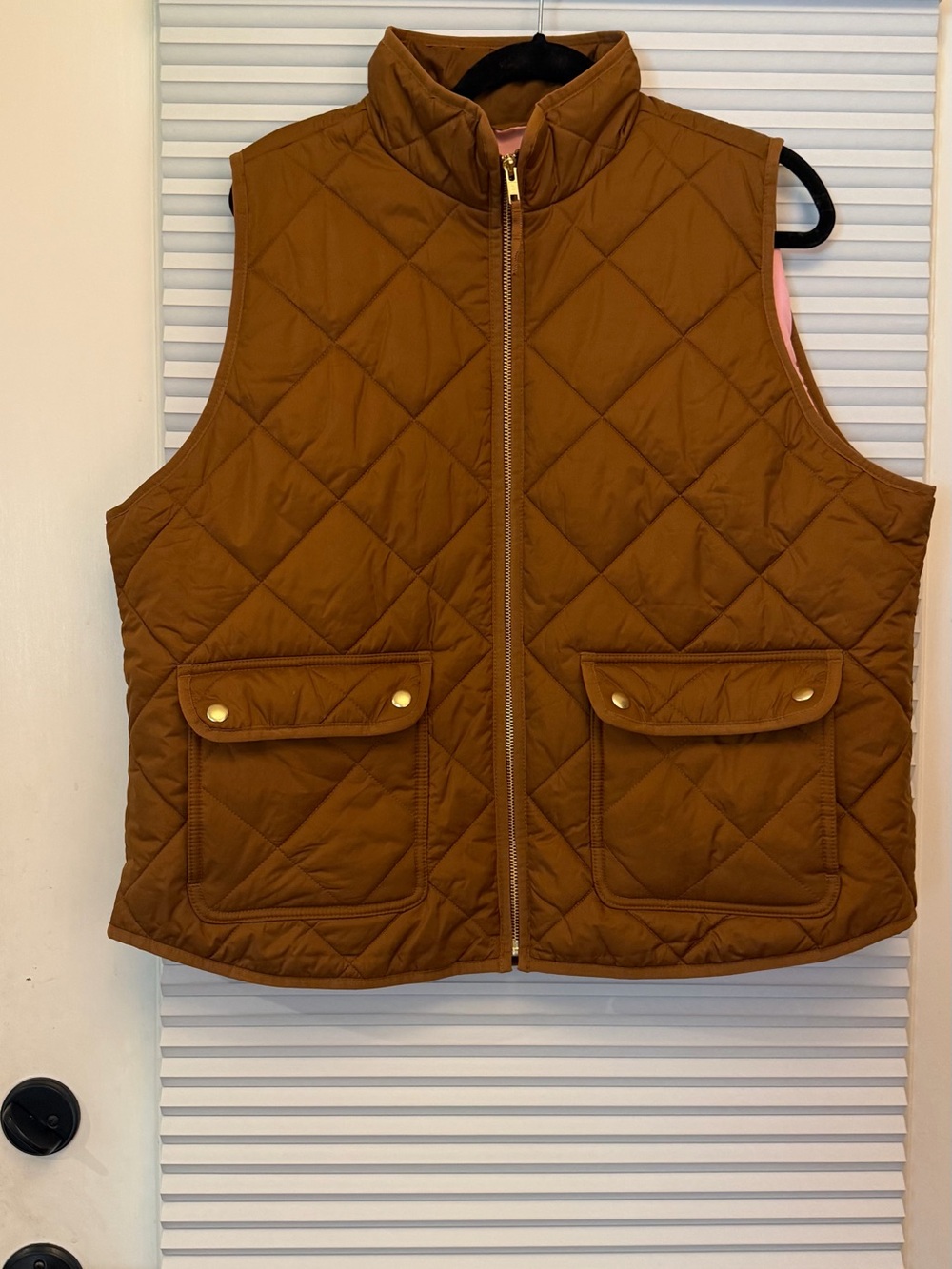 J. Crew woman’s Quilted Chestnut Brown puff vest with pink lining Gold XXL